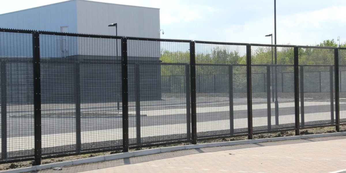 Anti Climb Fence product detail photo showing the actual product and application