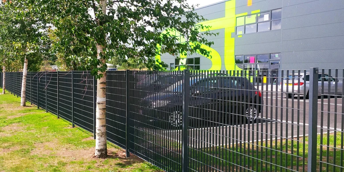 Steel Fence product detail photo showing the actual product and application